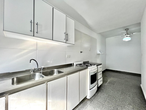 Luminoso Departamento En Venta, 4 Ambientes Con Balcón - Martínez
