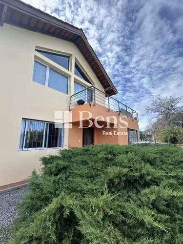 Venta Casa Amplios Dormitorios Balcón - Parque Y Barbacoa -real De San Carlos - Colonia Del Sacramento