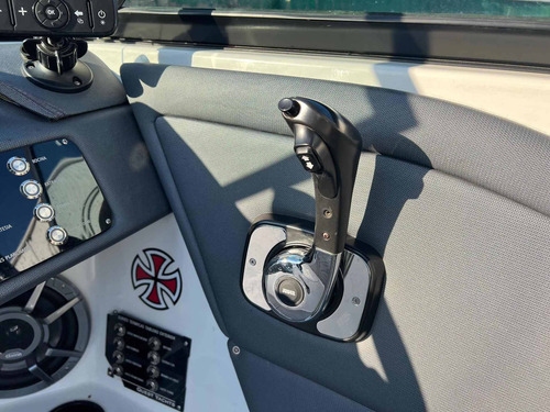 Imagen 23 de 24 de Lancha Quest 210 Open 2017 Volvo 240 Cv Canestrari Eclipse)