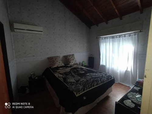 Propiedad En Block - Local, 2 Ph De 3 Ambientes, Y Un Local Y Duplex Para Construir - Lanús Oeste