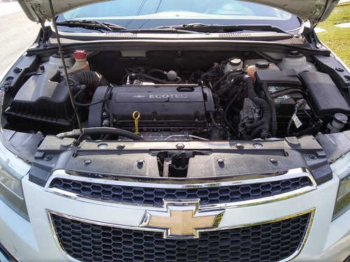 Imagem 8 de 11 de Chevrolet Cruze 2012 1.8 Lt Ecotec 6 Aut. 4p