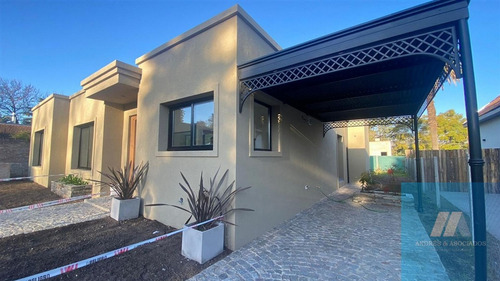 Imagen 1 de 15 de Venta Casa Barrio Las Catecas En Bella Vista