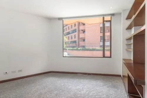 Apartamento En Arriendo En Los Rosales. Cod A17136
