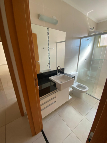 Ótimo Apartamento Em Atibaia! 2 Quartos (1 Suíte) Já Com Ar Condicionado Na Sala E Suite. Benheiros Prontos E Cozinha Planejada!