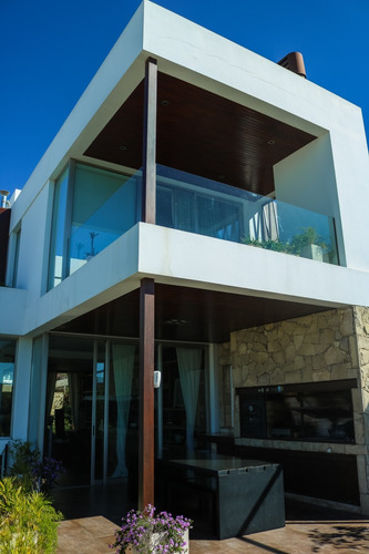 Casa 4 Dormitorios Vista Increible Av Los Alamos