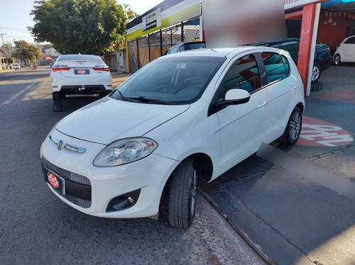 Imagem 2 de 11 de Palio Essence 1.6 16v (flex)