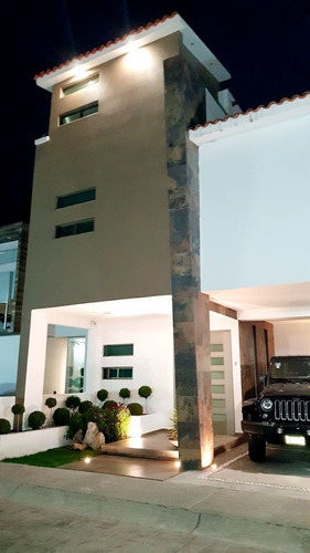 Imagen 9 de 14 de Venta De Residencia En Metepec
