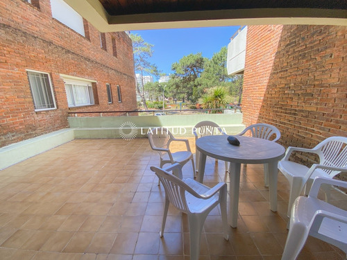 Apartamento En Aidy Grill Con Extensa Terraza, 3 Dormitorios