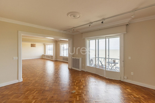 Alquiler De Apartamento En 3 Dormitorios, Punta Carretas, Montevideo (ref: Srs-12002)
