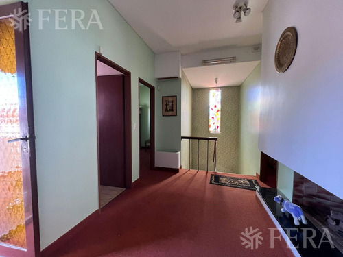 Venta Casa 5 Ambientes Con Cochera Y Patio En Villa Dominico