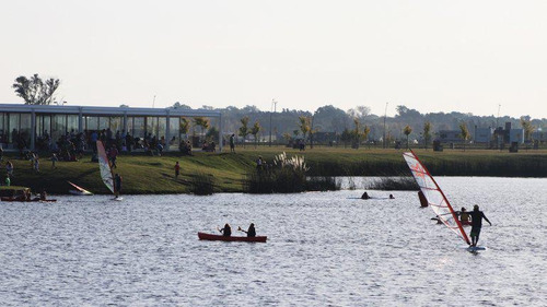 Lote -puertos / Lago, Araucarias