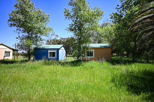 Camping Las Flores. A Metros Del Mar, Y De Todos Los Servicios.