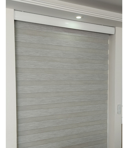 Cortina Sheer Screen Elegance Enrollable 160 X 150cm