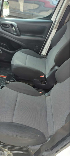 Imagen 10 de 15 de Peugeot Partner 2017 1.6 Hdi 5 Puertas Mt.