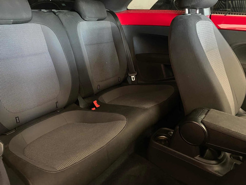 Imagen 10 de 15 de Volkswagen The Beetle 2015 1.4 Design Dsg