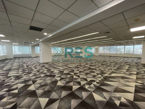 Estupendos 1.215 M2 Av. Vitacura/sanhattan- Oportunidad!!!