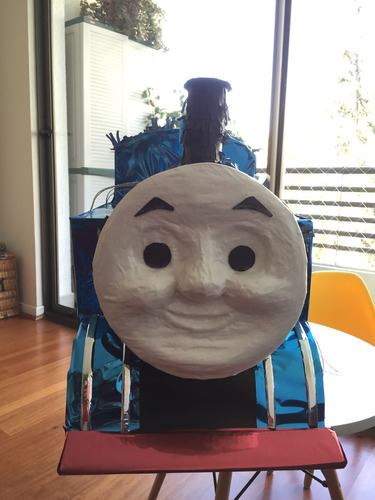 Espectacular Piñata Train Thomas