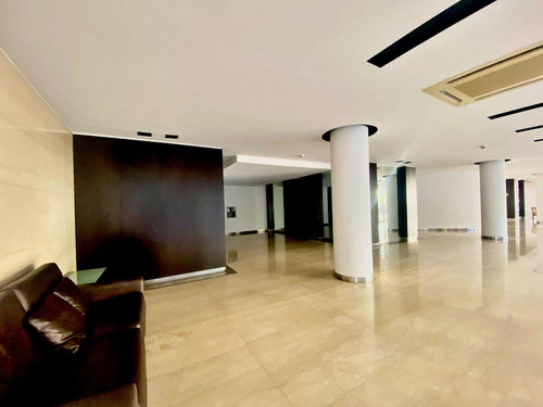 Alquiler De 3 Ambientes C/ Dep. Servicio, 2 Cocheras Y Baulera - Madero Center