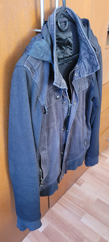 Chamarra Negra Zara Talla L (40) (Usado)