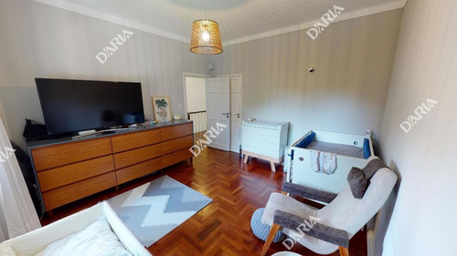 En Buena Zona Residencial, Chalet Totalmente Actualizado Con Lo Mejor, Jardin, Pileta.