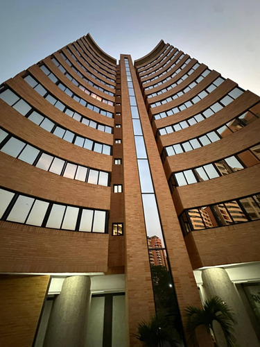 Venta De Exclusivo Apartamento En Resd. Benescola La Trigaleña - Wc