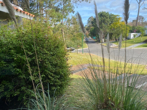 Casa En Venta Barrio La Arbolada Punta Del Este- Ref: 64171