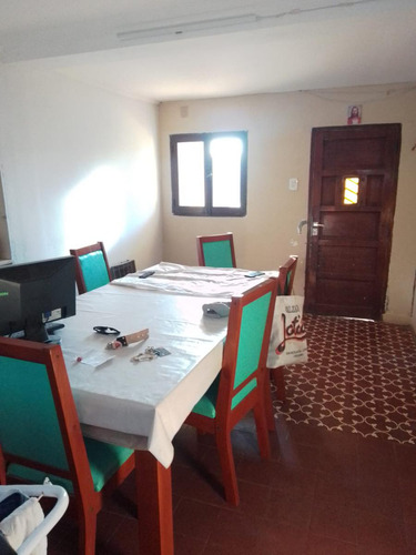 Casa En Venta - 2 Dormitorios 1 Baño - Cochera - 365mts2 - Pergamino