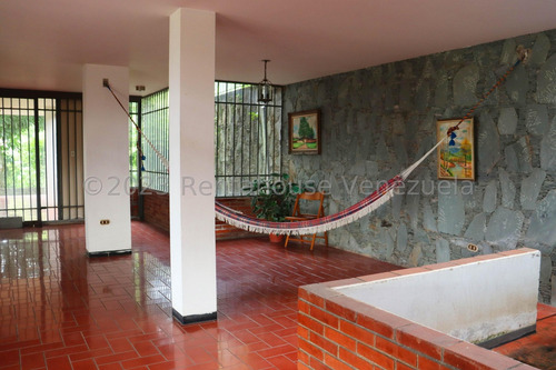 Se Vende Casa Con Potencial Baruta Yf