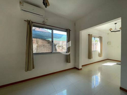 2 Casas En Un Mismo Predio Con Garaje