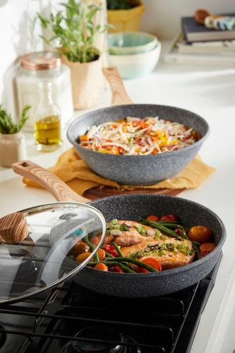 Imagen 4 de 9 de Maestro De Cocina Wok Granito Antiadherente 28 & Sarten 28cm