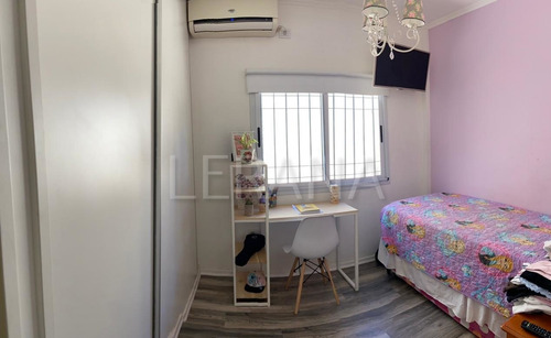 Venta Casa 4 Ambientes Cochera Piscina. Ituzaingo