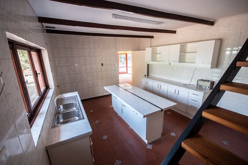 Imagen 11 de 30 de Gran Casa Chilena 5 Dormitorios, 4 Baños, Terreno 2.415 Mts2