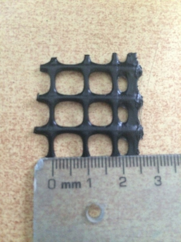 Trical Malla Plast Cedazo 3 X 3 Negro 30 X 1.20 8mm