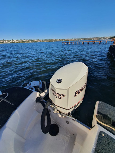 Lancha Focker 255 Cabinada Ano 2007 Motor Evinrude 200