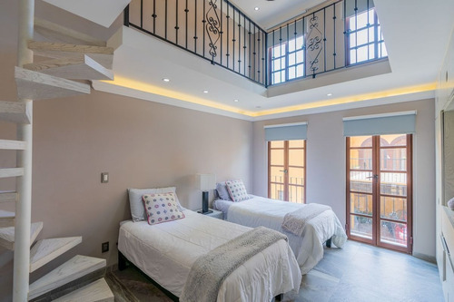 Imagen 25 de 30 de Casa Lucitanos En Venta, Fracc. Ventanas En San Miguel De Al