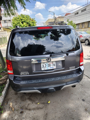 Honda Pilot 3.5 Touring V6 . At
