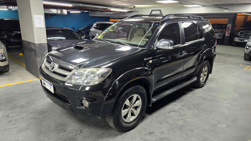 Toyota Hilux SW4 3.0 Srv Cuero