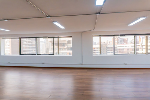 Impecable Oficina Planta Libre, 125 M2, Metro Los Leones