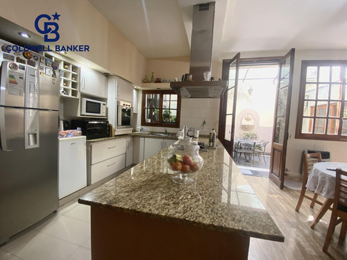 Casa En Venta 8 Ambientes En Boedo