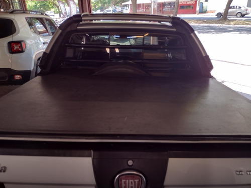 Imagem 13 de 15 de Fiat Strada Adventure 1.8 Flex Cab. Dupla
