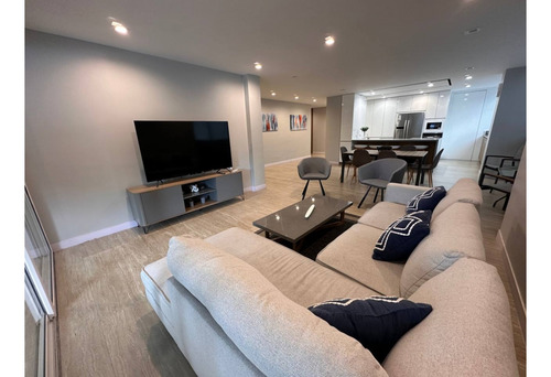 Apartamento En Venta Remodelado En Altamira Con Balcón