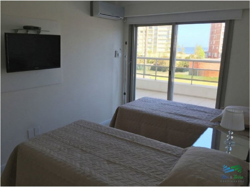 Imagen 11 de 30 de Torre De Categoría, Primera Línea Playa Brava - Punta Del Este Brava