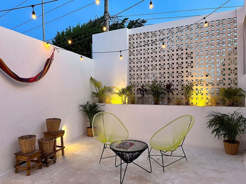 Centro A 2 Cuadras Del Paseo Montejo Hermosa Casa Amueblada (avc-2052)
