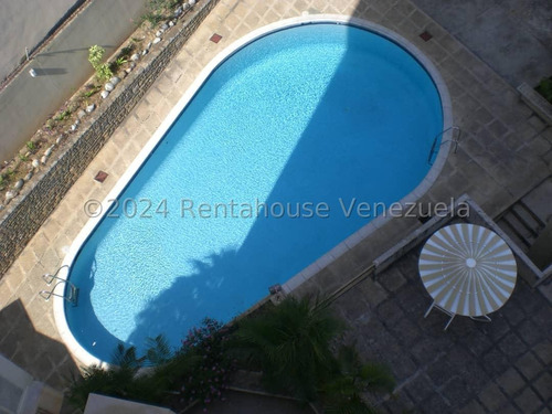 Venta De Apartamento De Playa En Playa Grande, Catia La Mar, La Guaira. Yanira Mls #24-24709