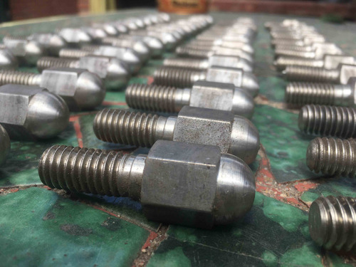 Lote De Más De 60 Bulones (Usado)