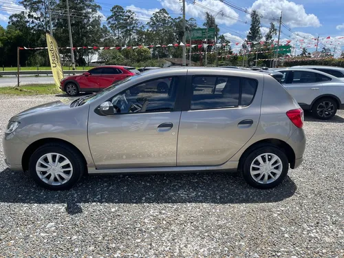 Renault Sandero Expression Mt 1.6 4x2