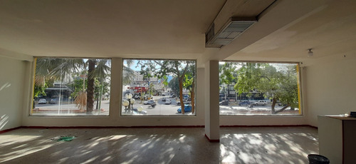 Imagen 2 de 9 de Excelente Local Comercial Av. Bolìvar Norte, Sector La Ceiba