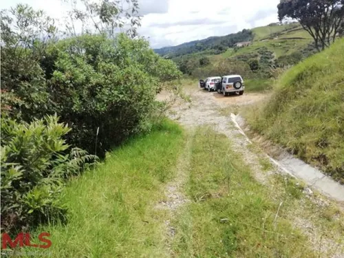 Lote Independiente En El Alto De Las Palmas(mls#238569)