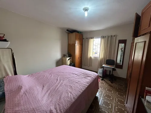 Vende-se Sobrado Sta Emília.