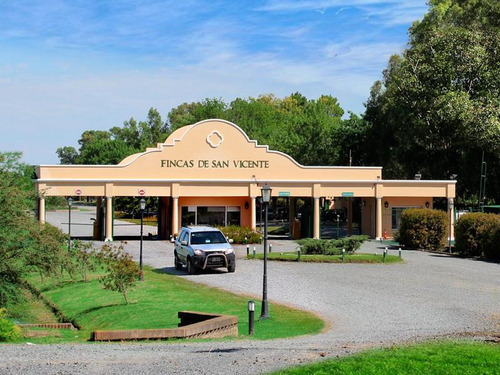 Lote En Fincas De San Vicente Golf, De 2600 M2.